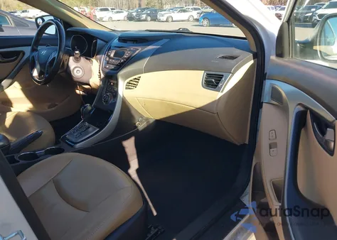 2013 Hyundai Elantra Limited z USA, uszkodzony, nr VIN 5NPDH4AE3DH431582